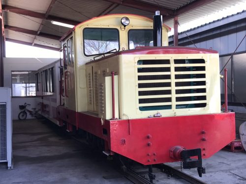 尾小屋鉄道DC122があります。しかもレストアされて立派です。